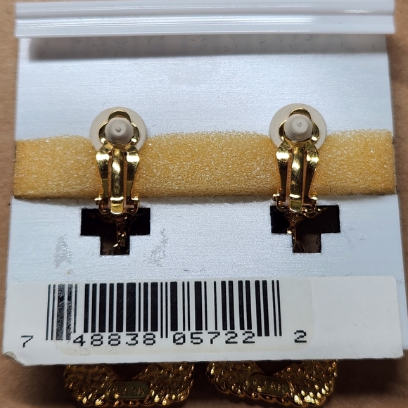 Anne Klein Goldtone Anchor Clip on Earrings. ⚓️ - Picture 2 of 5